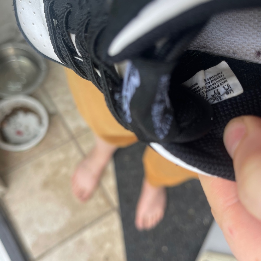 Nike Panda Dunks - Picture 8 of 8